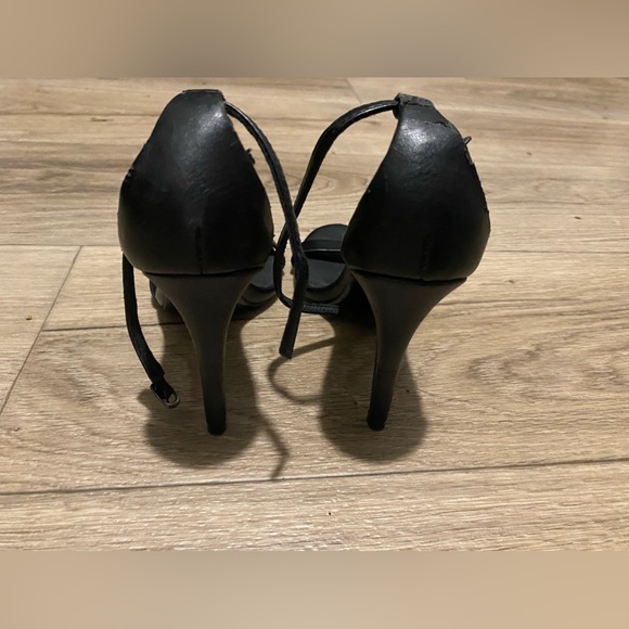 Steve Madden Stecy Court Black Leather Ankle Strap High Heels Women’s US Size 7 - Picture 5 of 5